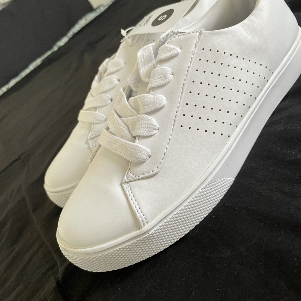 COPY - White tennis shoes - Picture 10 of 10